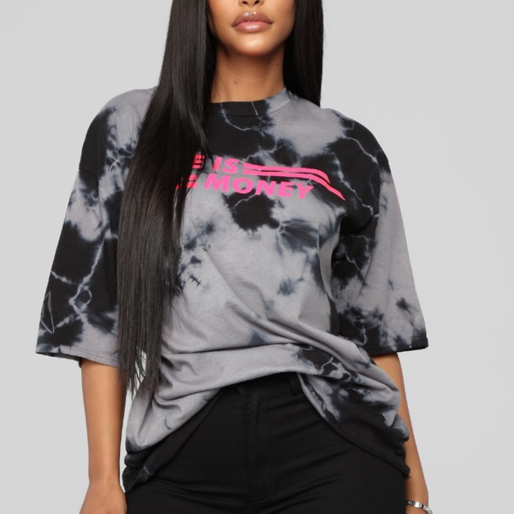 🚩 Fashion Nova Tunic/T-shirt
